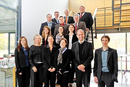 Zur Kick-off-Veranstaltung des Projektes MAIbildung trafen sich die Akteure des Spitzenclusters MAI Carbon sowie der Projektpartner Universität Augsburg, CCeV und Hochschule Augsburg in den Räumen des Anwenderzentrums Material- und Umweltforschung (AMU) in Augsburg