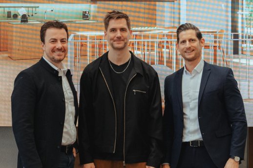 30B_Sigurd Larsen x Haas Larsen mit Geschäftsführer Haas und Griehl.jpg