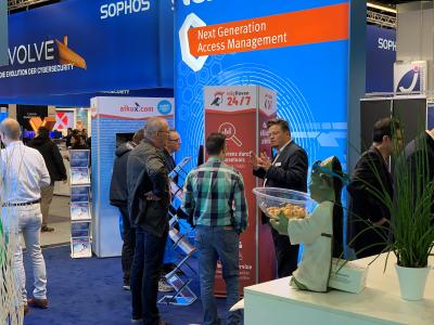 aikux.com im Kundengespräch auf der it-sa 2019
