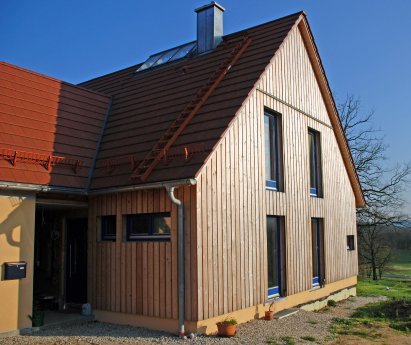 Bild_1_EFH_Holzfassade_AZ.jpg