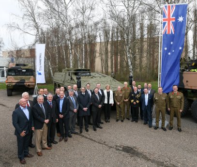 2019-03-28_Rheinmetall_Land400P2 Inspection Ceremony_ZU3_3418.jpg