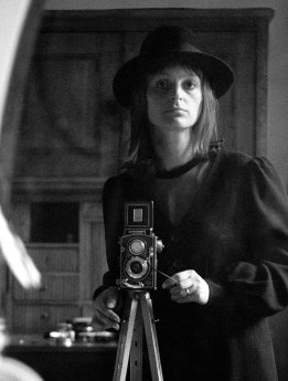 HELGA_PARIS_SELFPORTRAIT_1©_Nachlass_Estate_Helga_Paris.jpeg