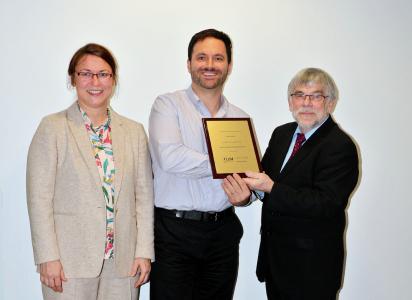Fr. Lerche-Merchant (COO LUM GmbH), Hr. Filho (Best Distributor 2019, AUTEC, Brazil), Prof. Dr. Dr. Lerche (Geschäftsführer LUM GmbH)