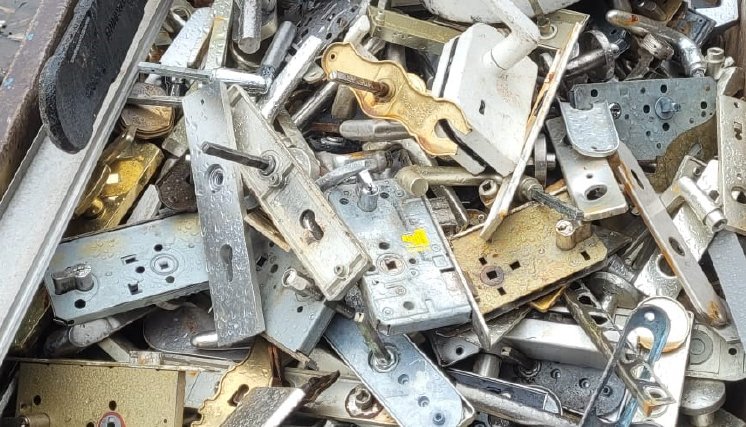 Schrotthändler Moers.jpeg