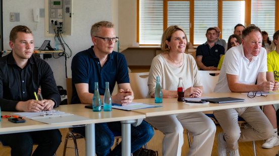 Bild 1 Jury (Tomoor, Klumpe, von der Heide, Wurst).jpeg