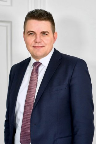 RA Sebastian Scheuer l Stellmach-Bröckers l Bild von Oliver Brenneisen.webp