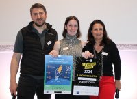 Benjamin Braun von den Campus Founders, die Gewinnerin Marla Schützendübel und Christina Nahr-Ettl, Mitglied der Geschäftsleitung und Leiterin Unternehmen & Internati-onal bei der IHK Heilbronn-Franken (rechts)