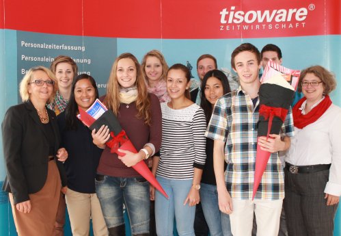 tisoware.AZUBIKOLLEG_Gruppenbild_DHBW_IHK_2014_3.jpg