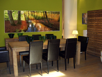 Als besonderes gestalterisches Element beeindruckt das Absorber-Design-Konzept Melapor picture. Bei den digitalbedruckten Bildern merkt keiner, dass sich dahinter schallabsorbierende Wirkung verbirgt