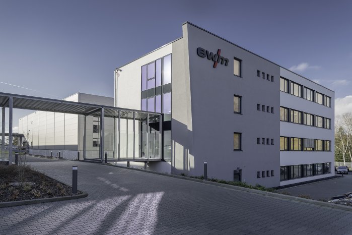 Bürogebäude - in Modulbauweise von KLEUSBERG errichtet.jpg