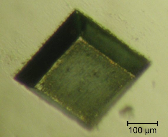 02_Structured borosilicate with depth of 60µm.jpg