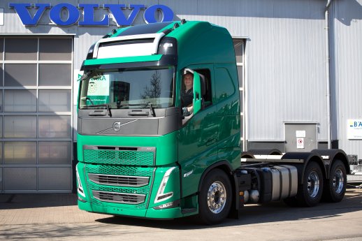 VolvoTrucks_erster-FH-2021_1.jpg