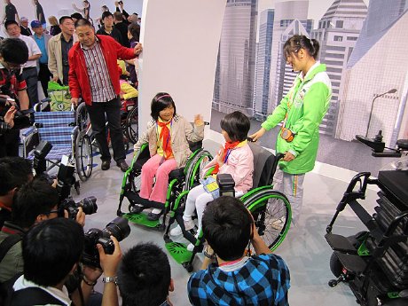 Picture Otto Bock_Shanghai Expo Kids in Wheelchairs IMG_0125.jpg
