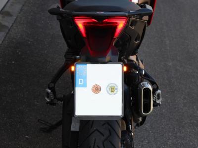 Example I: Installed, universal plate number frame