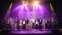 Gewinnerfreude mit Konfetti: Die drei besten Autohäuser Deutschlands erhielten den Automotive Business Award 2023.