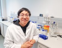 Freut sich über die Anerkennung: Titinun Nuntapramote an seinem täglichen Arbeitsplatz im Labor des UB-Gebäudes am Campus Neustadtswall der HSB