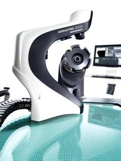 High-End-Werkzeugmaschine: Auch der Innenraum der DMU 65 glänzt im NewDesign von DMG
