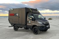 Für die Forschenden der HSB bietet die Bremer Partnerfirma GREENBOATS GmbH die ideale Möglichkeit, ihre Ergebnisse auf reale Produkte zu übertragen. Das Unternehmen ist ein weltweit anerkannter Pionier im Bereich Naturfaserverbundwerkstoffe und ist mit Applikationen im Bootsbau sowie unter der Marke 