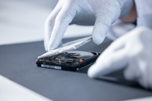 Festplatten Datenrettung mit Festpreis bei DATA REVERSE.jpg