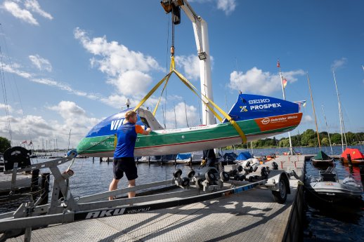 1920_5unloadingofthepaddleboard.jpg