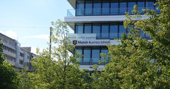 Der Campus der Munich Business School im Münchener Westen.
