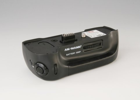 5044163 Battery Grip P-10D bulk print.jpg