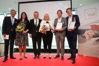 Feierliche Preisverleihung in Düsseldorf: v. l.: Michael Oelmann, Herausgeber DDW; Constanze Compes, Head of Marketing KA Schmersal GmbH & Co. KG; Prof. Dr. Andreas Pinkwart, Minister für Wirtschaft, Innovation, Digitalisierung und Energie; Petra Blume, Leiterin Niederlassung Dortmund der OPTIMAL SYSTEMS GmbH Berlin; Dr. Philip Gröthe, CEO alimex Group; Marco van der Meer, geschäftsführender Gesellschafter der VDMG trading