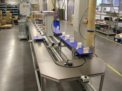 Unabhängig von der Streckenführung kommt das Transfersystem ecoTrans mit einem Antriebsmodul aus.