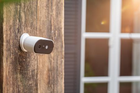 Die ABUS WLAN Akku Cam erhielt das Plus X Award-Siegel "Bestes Produkt des Jahres 2020" in der Produktgattung "Überwachungssysteme" / © ABUS
