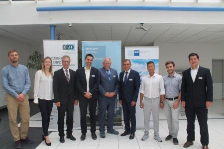 Die Referenten des Energiegipfels 2018 v.l.: Christoph Stegner, ZAE Bayern, Mareike Wolke, dena, Jürgen Bode, IHK Würzburg-Schweinfurt, Dr. Sebastian Bolay, DIHK, Prof. Dr. Dr. h.c. Harald Unkelbach,Präsident IHK Heilbronn-Franken und Präsident Otto Kirchner, IHK Würzburg-Schweinfurt, Henry Vu, Tobias Fertig, Fachhochschule Würzburg-Schweinfurt sowie Kay Tidten, BDEW