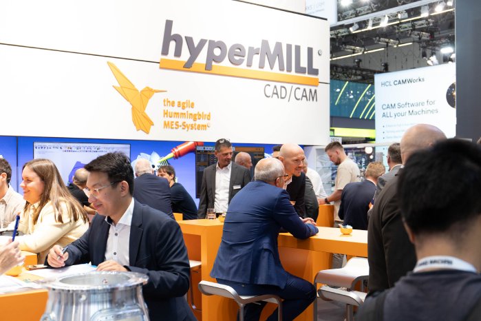 opn1pi865_02_messestand.jpg