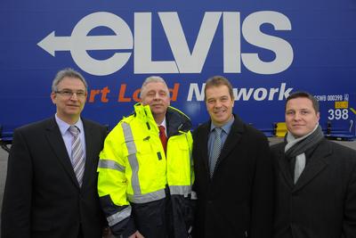 Gemeinsam auf Expansionskurs: Mathias Volk, Speditionsleitung & Division Manager Full Load der ELVIS AG, Jochen Eschborn, Vorstandsvorsitzender der ELVIS AG, Thomas Schwarz, Geschäftsführender Gesellschafter der Firmengruppe Schwarz und Oliver Ocker, Prokurist und Projektmanager bei der Firmengruppe Schwarz (v.l.n.r.) (Foto: Sputnik GmbH)