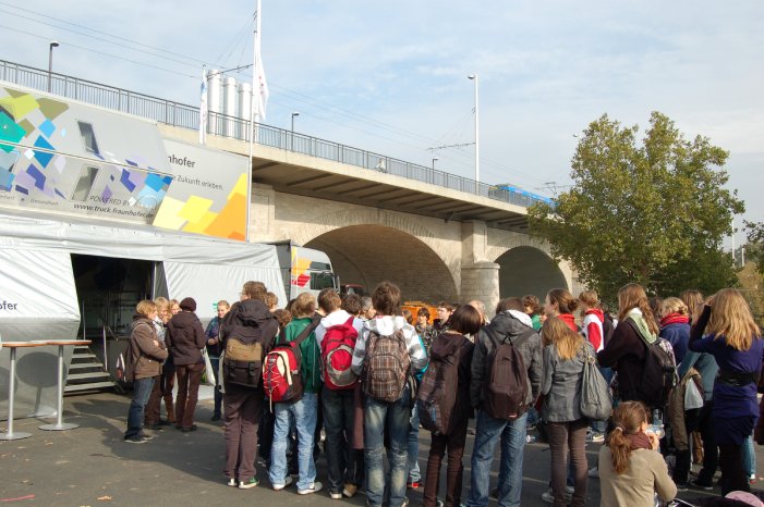 SchuelervormFraunhoferTruck_0789.JPG