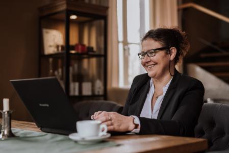 Beate Volkmann, Vorstand der PRAXIS