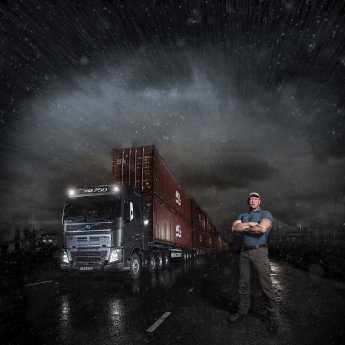 Volvo_Trucks_vs_750_Tonnes_12_lowres.jpg