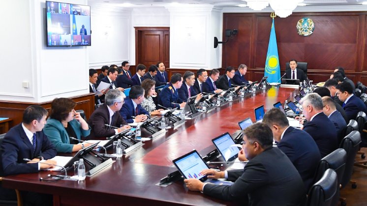 Premierminister_Kasachstan_-_Prime_Minister_Kazakhstan_-_FOLD!_-_Retract...-4.jpg