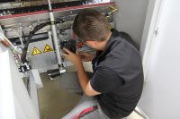 Service an einer Rehm Anlage