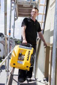 "Druckluft to go" für die Baustelle: der handliche, robuste, drehzahlgeregelte und leistungsstarke Handwerkerkompressor i.Comp