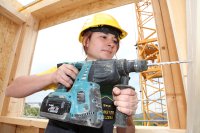 Neben interessanten Ausbildungs- und Studienmodellen bietet das Handwerk Abiturienten zukunftsorientierte Tätigkeiten und gute Aufstiegschancen. / Foto: amh-online.de