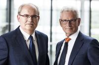Das für den Deutschen Zukunftspreis 2018 nominierte Erfinderteam, v.l.n.r.: Thomas Bayer (Leiter Innovation Lab der WITTENSTEIN SE) und Dr. Manfred Wittenstein (Aufsichtsratsvorsitzender der WITTENSTEIN SE) (Copyright: Deutscher Zukunftspreis/Ansgar Pudenz)