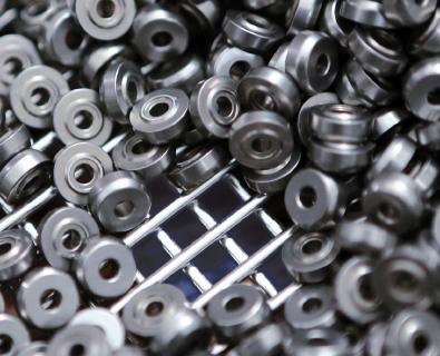 Mit den neuen MEFO-BOXen in Maschenweite 4 mm können Kleinteile effizient als Schüttgut gereinigt werden.