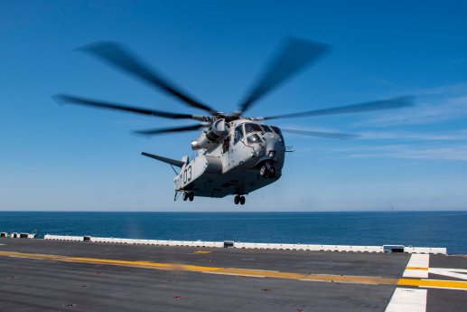 CH-53K_Sea_Trials (6).jpg