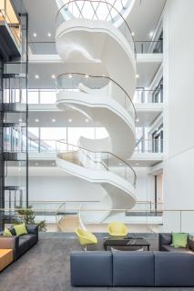 Tor zum Campus (Bild: GEZE GmbH)