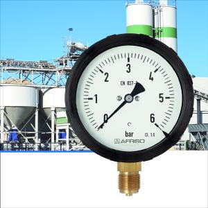 Das neue AFRISO Rohrfeder-Manometer mit Schraubring-Gehäuse ist insbesondere dort einsetzbar, wo schlagfeste, widerstandsfähige, rostfreie und dichte Gehäuse benötigt werden, beispielsweise auch in Freianlagen oder feuchten und nassen Betriebsstätten. (Foto: AFRISO)