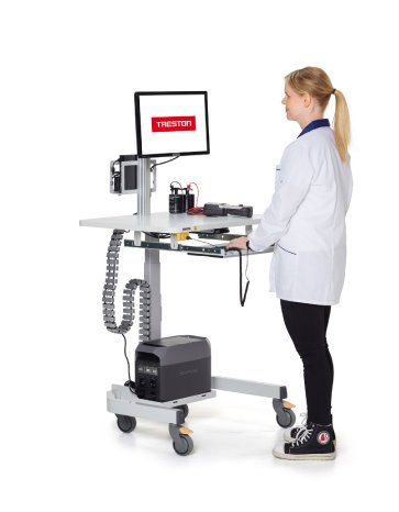Treston_PowerX_Move_mit_Zubehör_und_Bediener.jpg