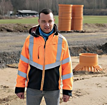 1_Daniel Kalweit_Rehau.jpg