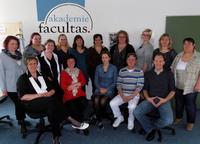 Ihre Zeugnisse erhielten: A. Diekhoff, E. Eckermann-Meenen, I. Eiben, S. Engelhardt, B. Fleischhacker, F. Frese, E. Glaser, B. Hellwig, M. Mazur, T. Neumann, S. Schröder, P. van der Hek.