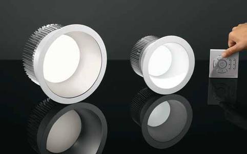 Panos Infinity Tunable White supremely combines colour temperature dynamic with best lighting quality, efficiency and design. The colour temperature is adjustable in the wide range from 2700 to 6500 Kelvin