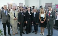 Prof. Dr. Ralf Haderlein (Leiter des zfh), Dr. Margot Klinkner (stv. Geschäftsführerin, zfh), Staatsminster Prof. Dr. Konrad Wolf (Ministerium für Wissenschaft, Weiterbildung und Kultur, Rheinland-Pfalz), MDgt'in Dr. Susanne Reichrath (Staatskanzlei des Saarlandes), LMinR Daniel Köfer (Hessisches Ministerium für Wissenschaft und Kunst) Prof. Dr. Kristian Bosselmann-Cyran (Präsident der Hochschule Koblenz), Marc Bludau (Geschäftsführer, zfh) (v.r.n.l.) / Foto: Dr.Dr.Reinhard Kallenbach