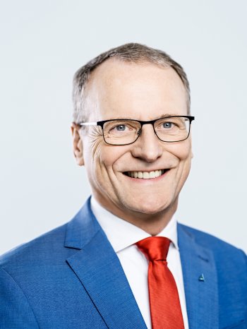 Dr.-Ing. Michael Fübi_Vorsitzender des Vorstands_TÜV Rheinland AG.jpg